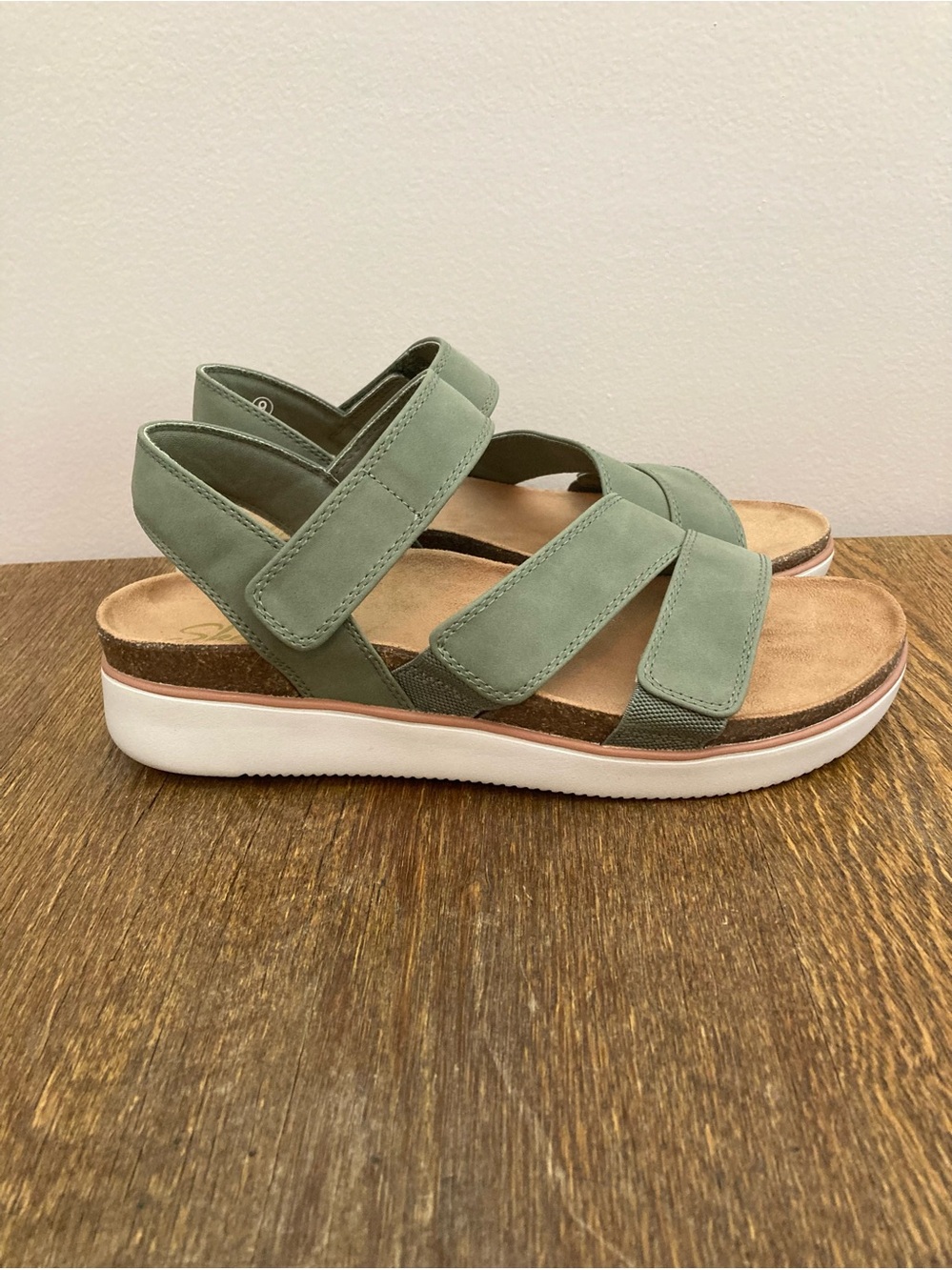 Skechers Lifted Comfort Sandal Women’s Size 9 Olive Relaxed Fit